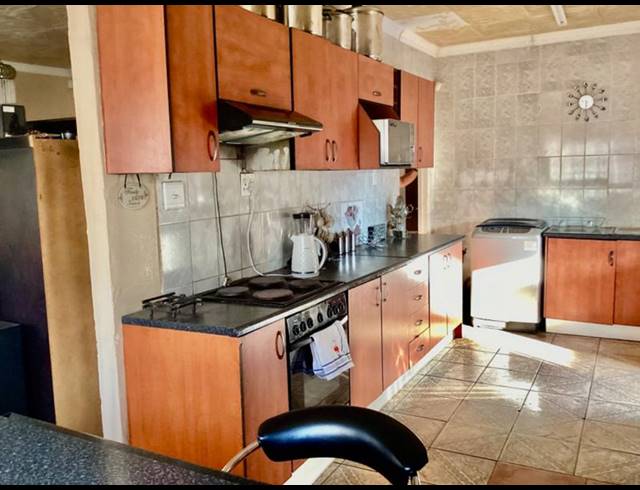 4 BEDROOM HOUSE FOR SALE IN VANDERBIJLPARK CW 2